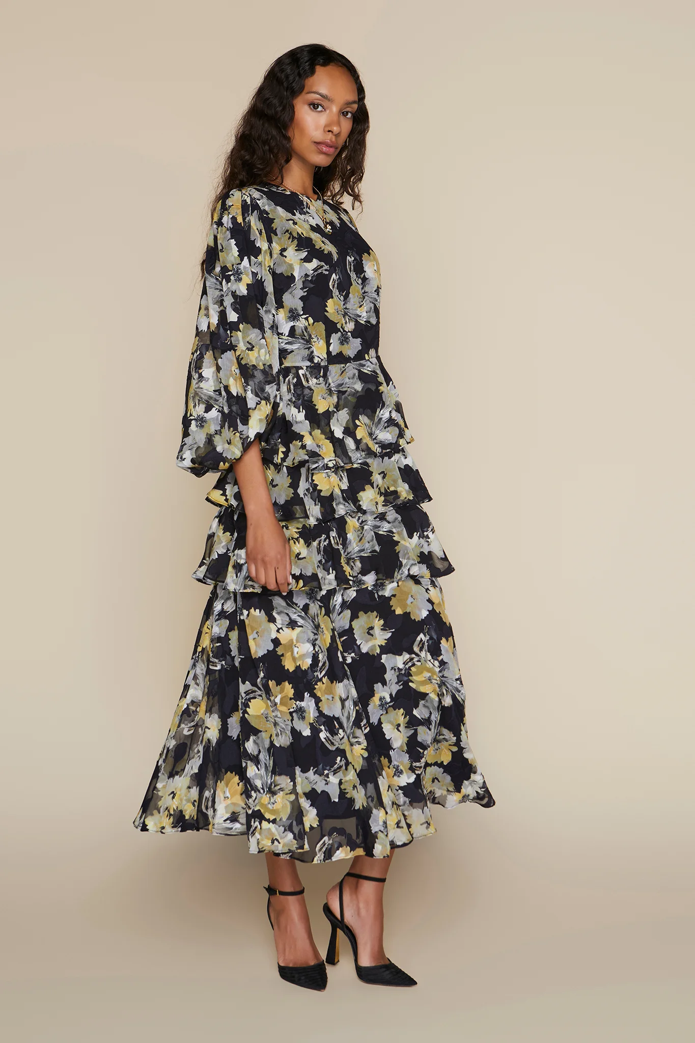 Apparalel Capri Dress Noir Bloom - Image 3