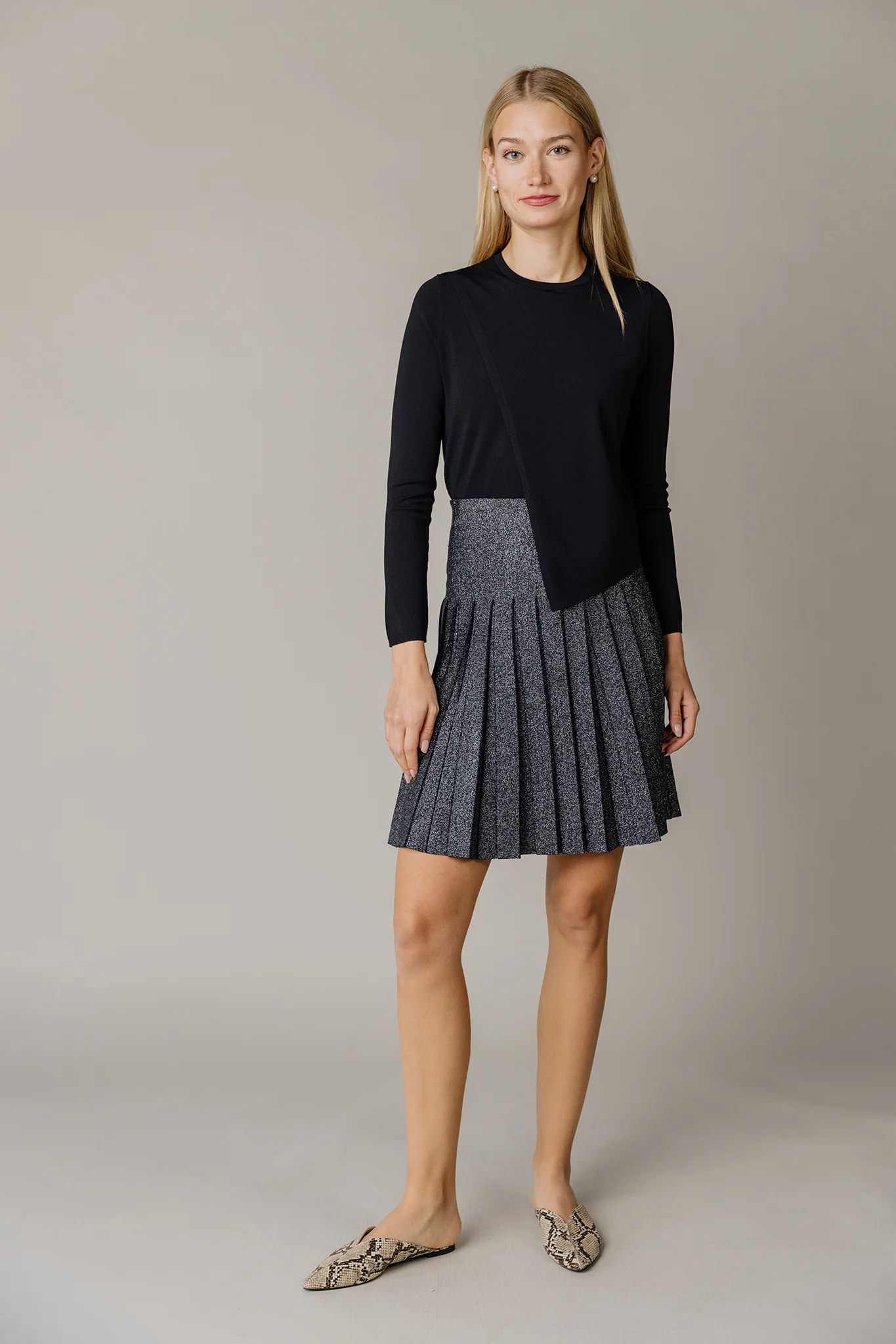Apparalel Infinity Skirt Metallic Black - Image 6