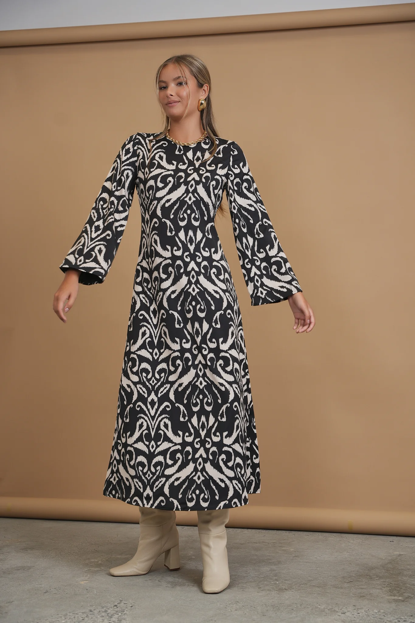 Bliss Black/White Abstract Dress - Image 2