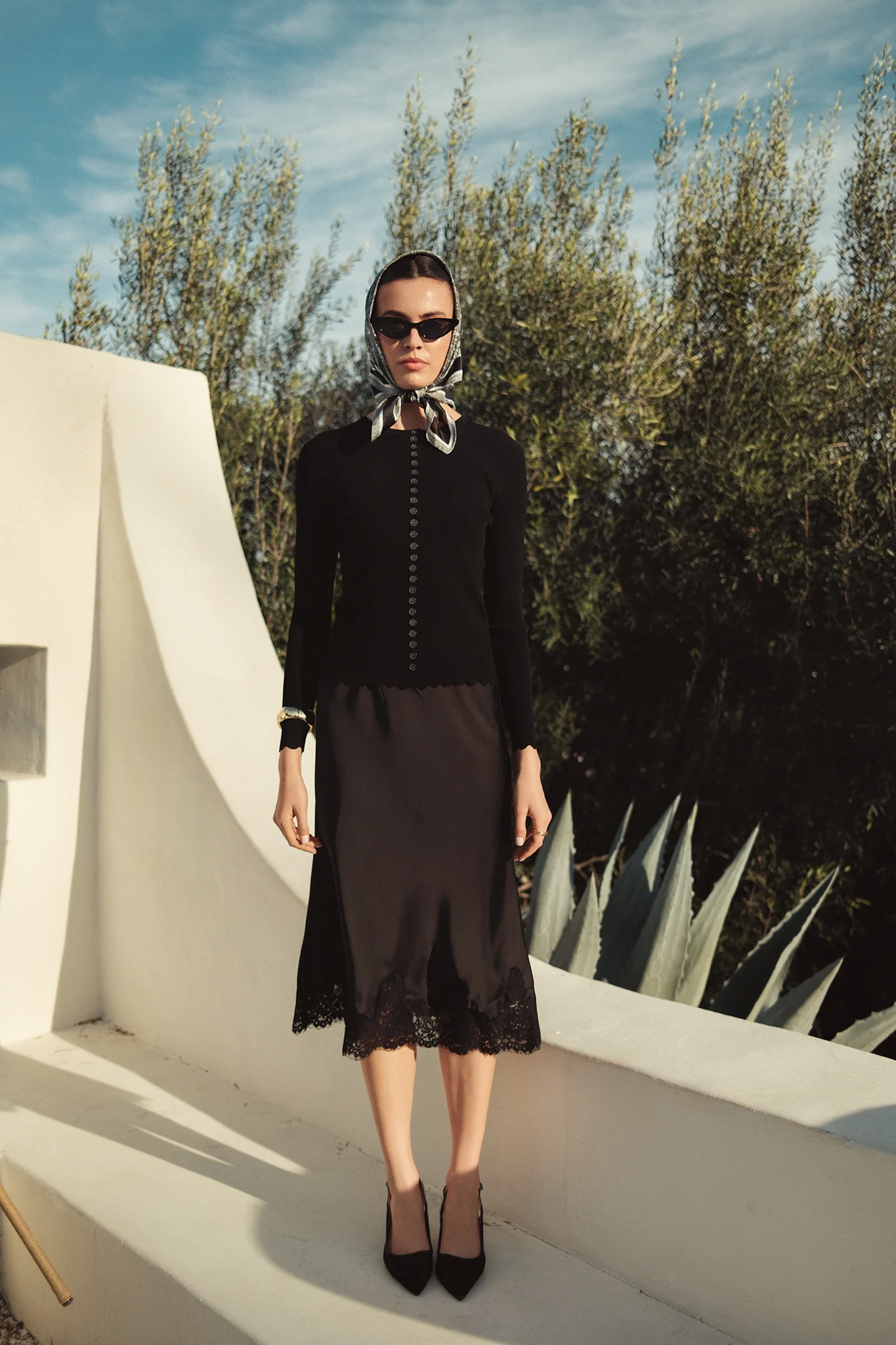 Bliss Scalloped Edge Knit Cardi Black - Image 2