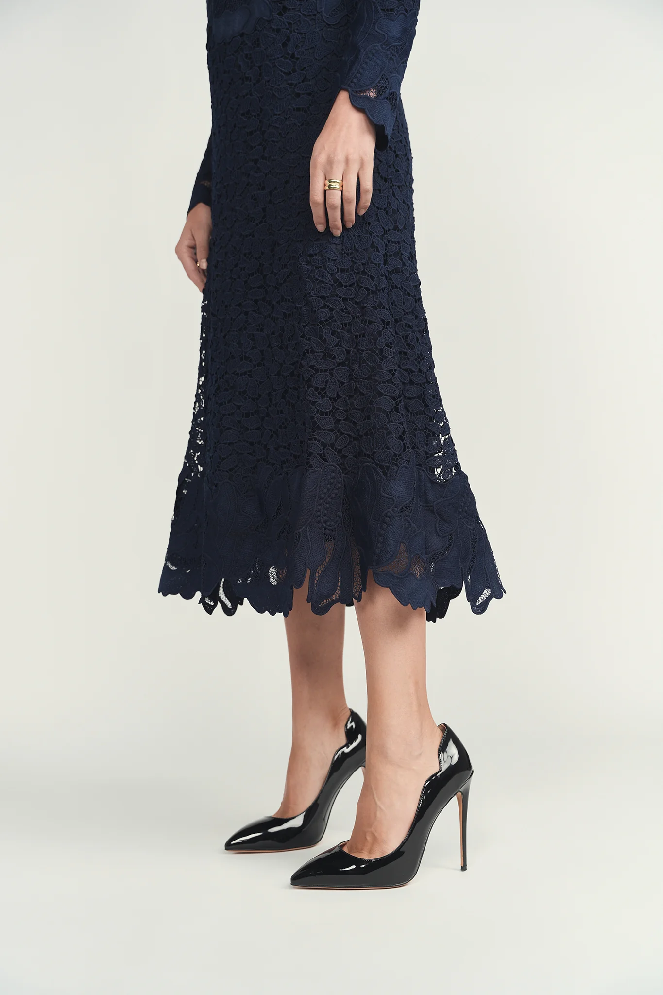 Ellie Makir Lace Flare Midi Dress Navy - Image 3