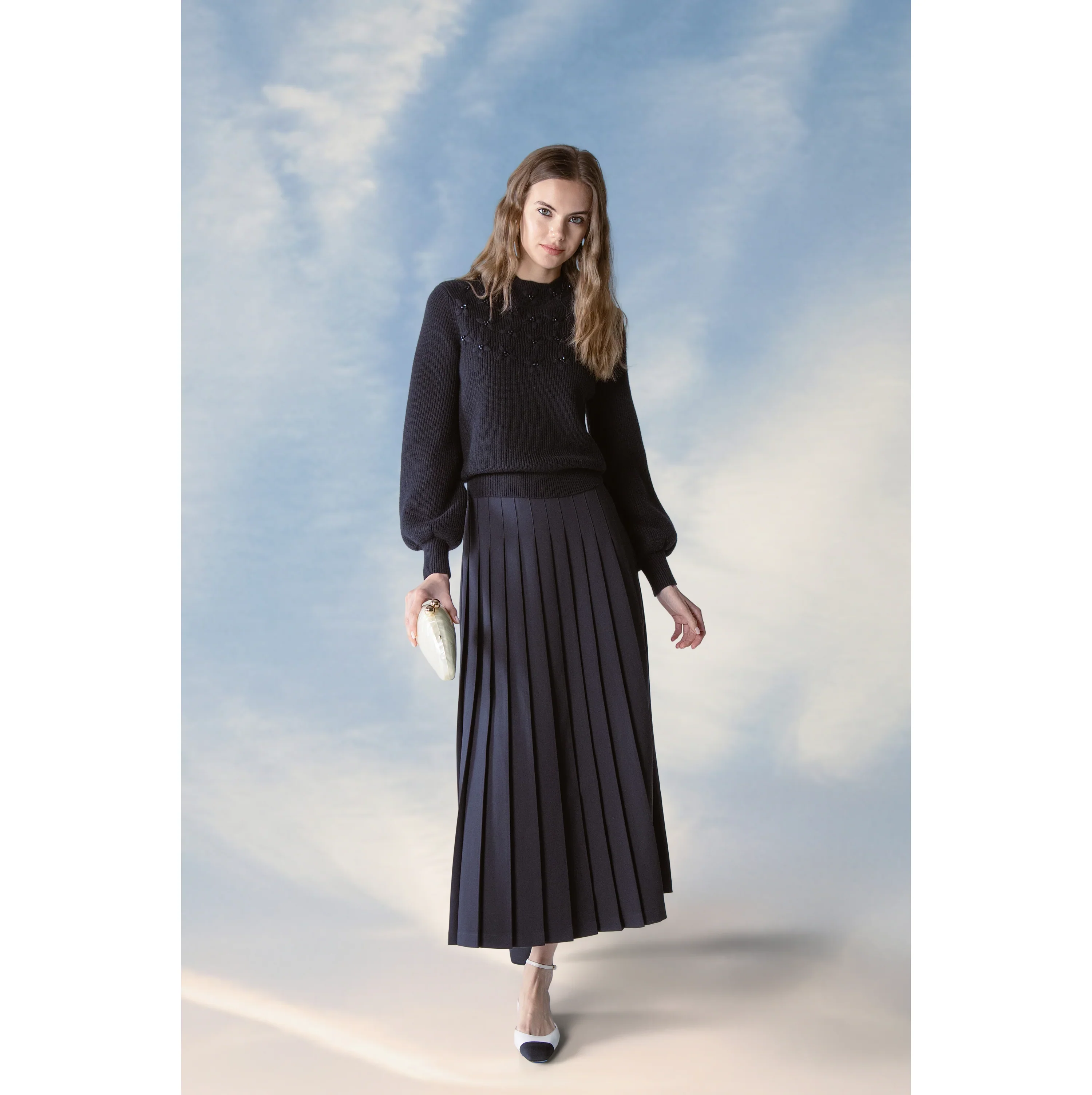 Mun Doma Sweater - Image 4